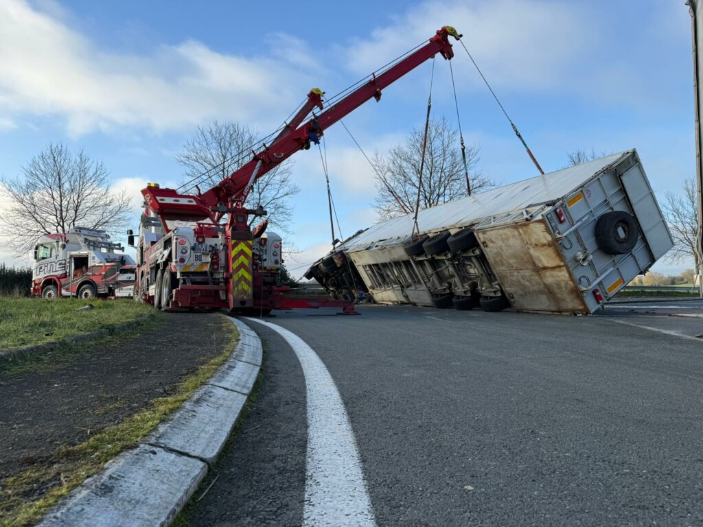 Garage Pineau Garage Bauge En Anjou Relevage Poids Lourds 389