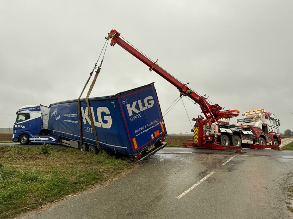 Garage Pineau Garage Bauge En Anjou Remorquage Poids Lourds 390